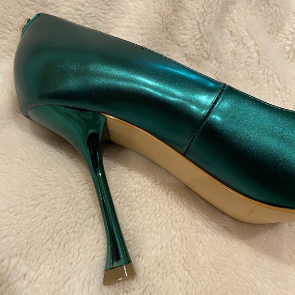 Guess Metallic Green Peep Open Toe Heels Pumps Jaane Holiday X-mas Size 7.5 - Picture 10 of 14